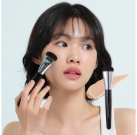 STUDIO17 Glide foundation brush 411